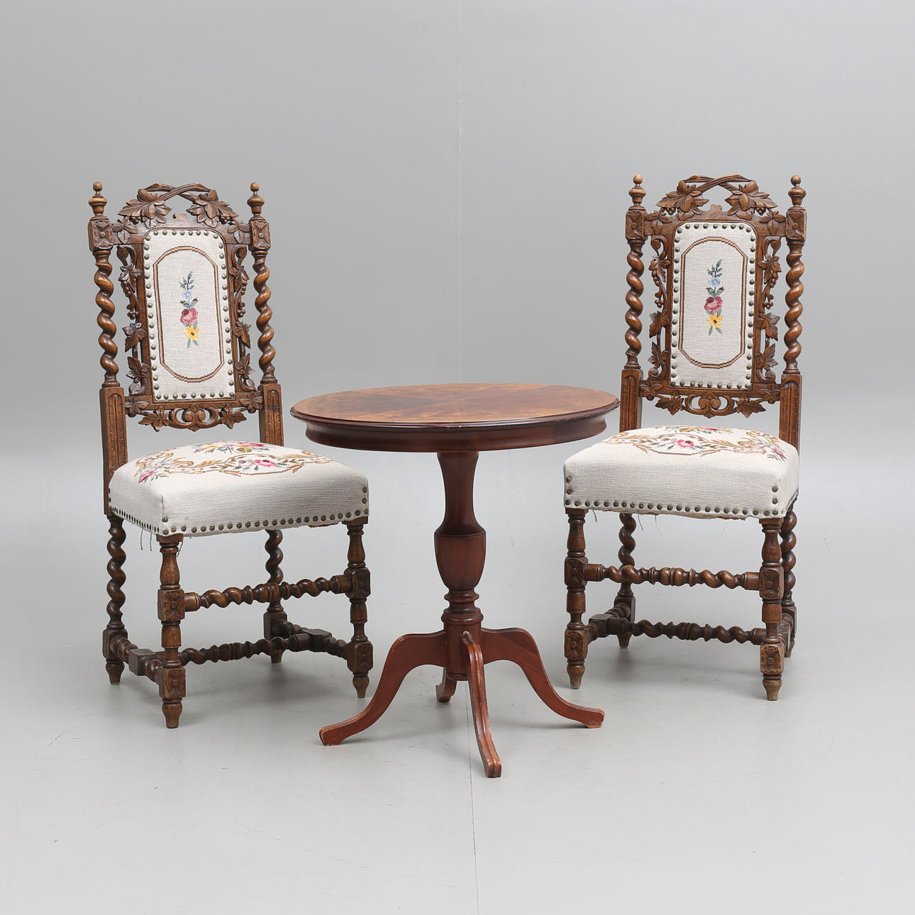 STOLAR, barockstil, samt PELARBORD, Rydén Möbler Ab Nybro Sweden.