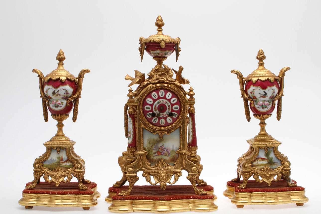 KLOCKUPPSATS, 3 delar, Louis XVI-stil, sekelskiftet 1800/1900-tal.