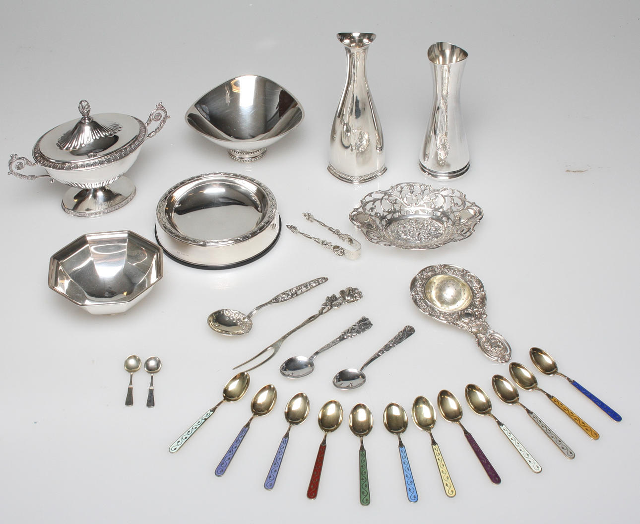 PARTI SILVER, 26 delar, vikt ca 900 gram.