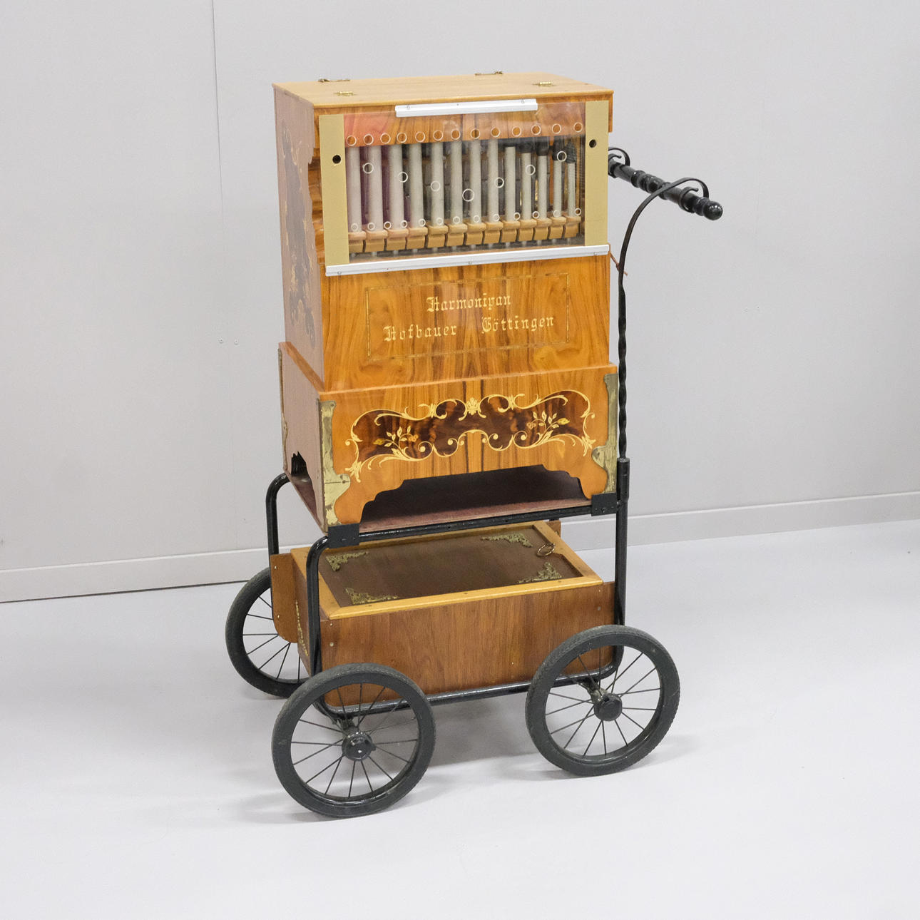 POSITIVE, HARMONIQAN.