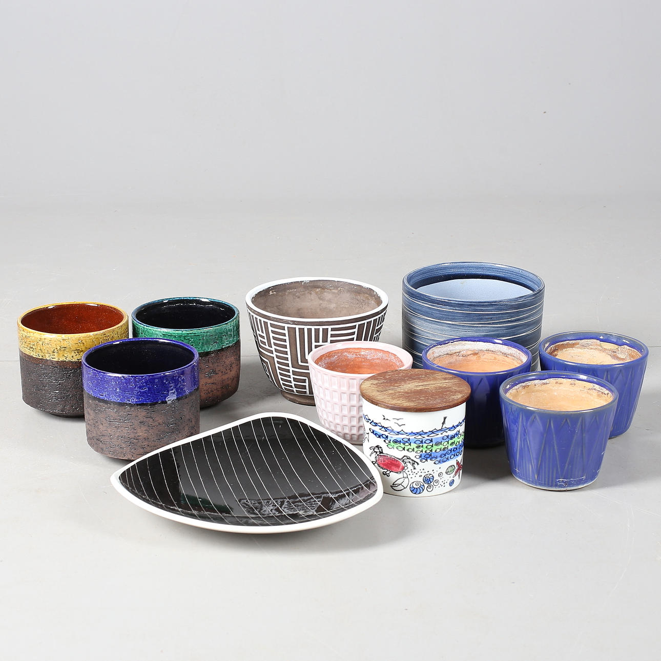 KERAMIK, 11 delar, 1900-tal.