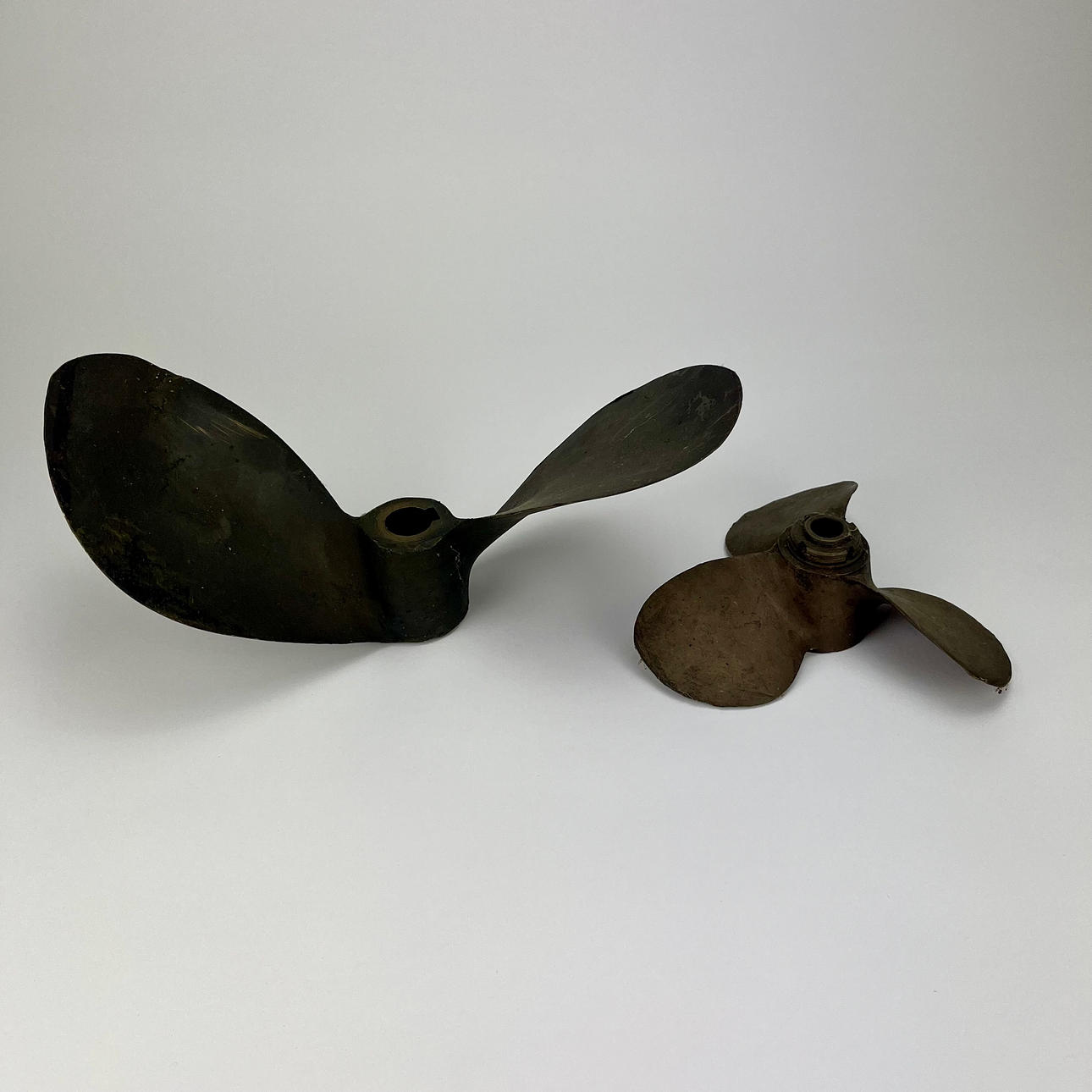 A set of 2 metal propellers.