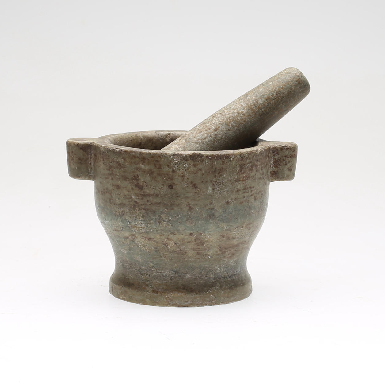 MORTEL MED STÖT, kolmårdsmarmor, 1800-tal.