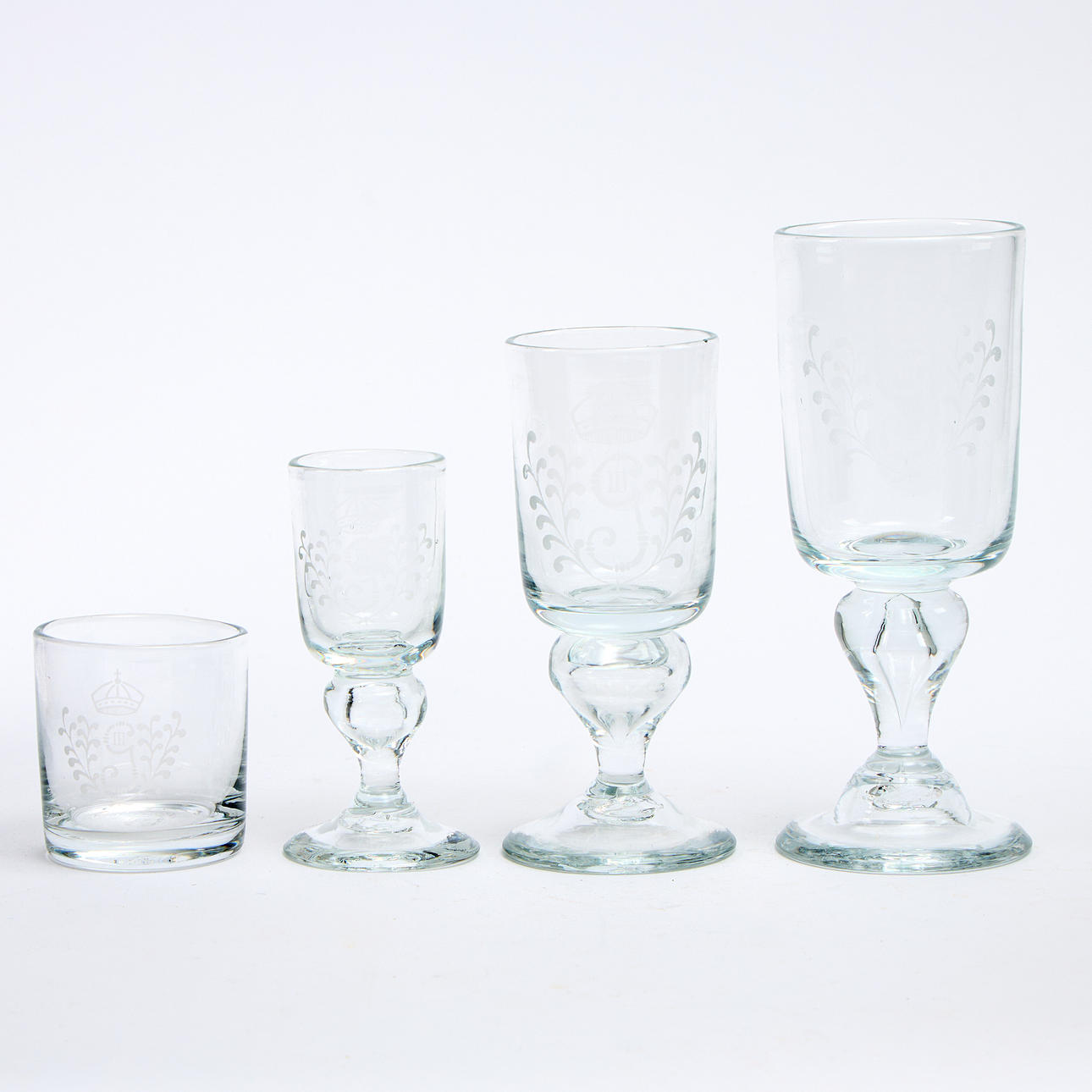 GLASS TABLEWARE, 38 pieces.