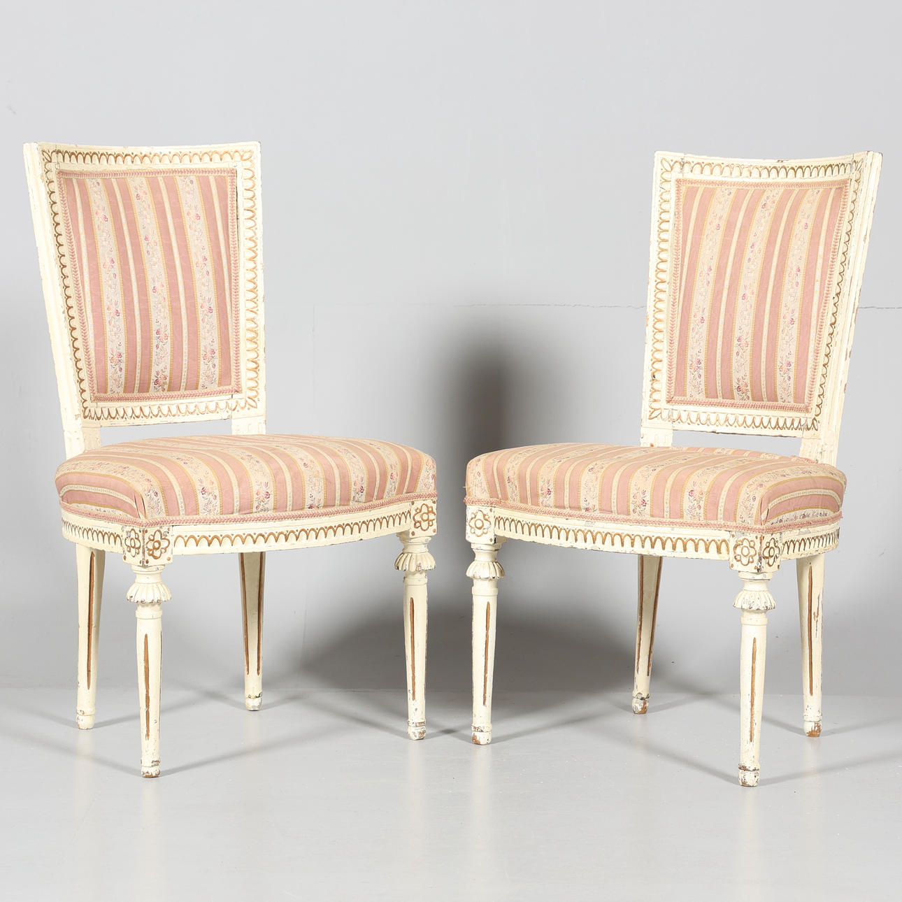 STOLE, 2 stk. Gustavianske, sk. Byggerstole.