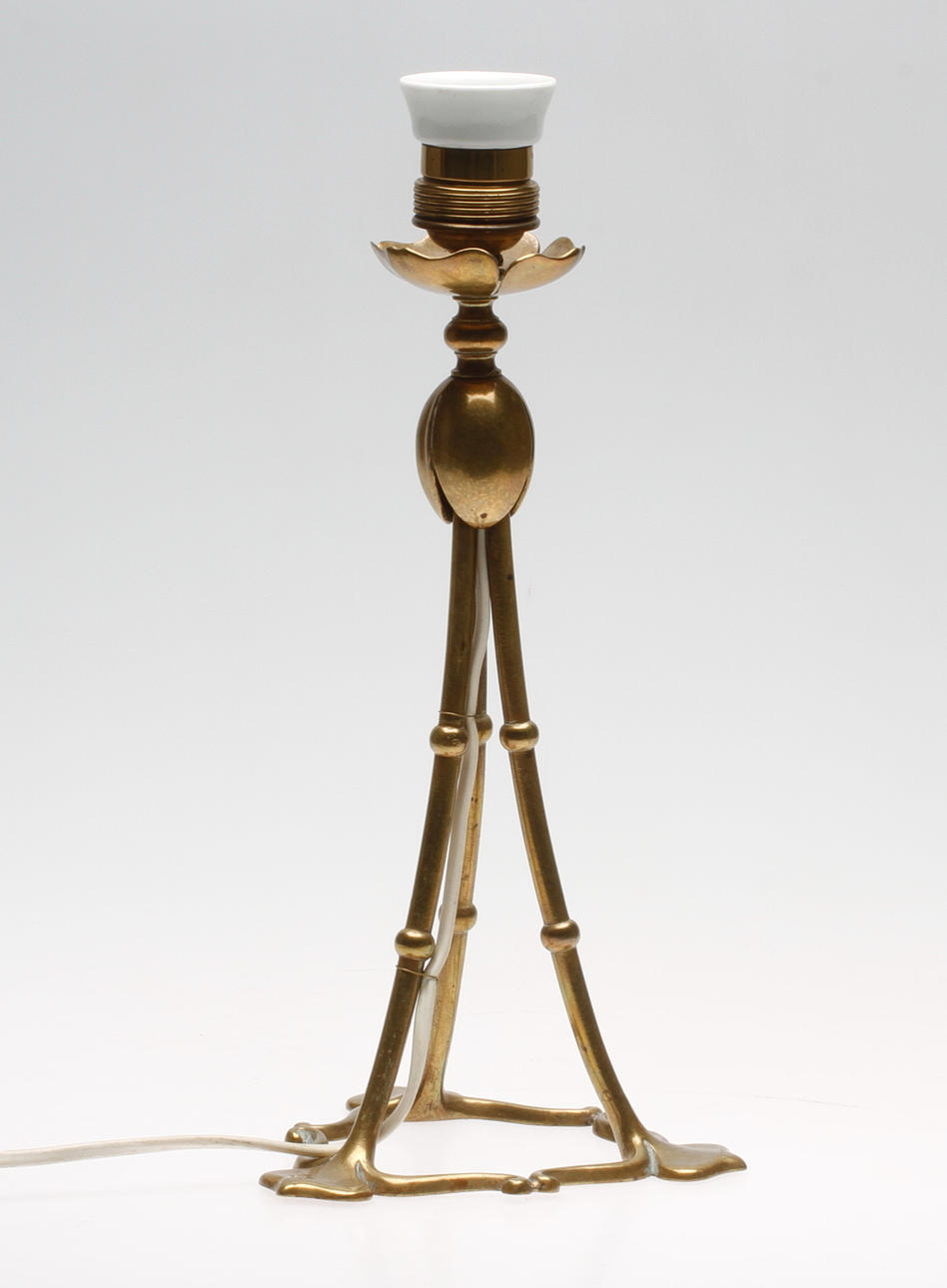 BORDSLAMPA, jugend, 1900-talets första kvartal.