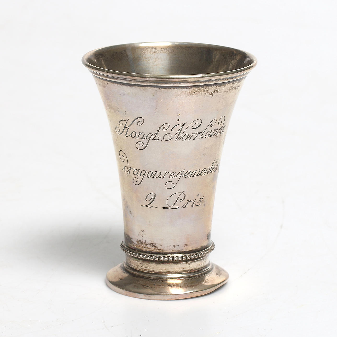 POKAL, silver, "Kongl. Norrlands Dragonregemente 2. Pris", Karl Andersson, Stockholm, 1901. Vikt 64 gram.