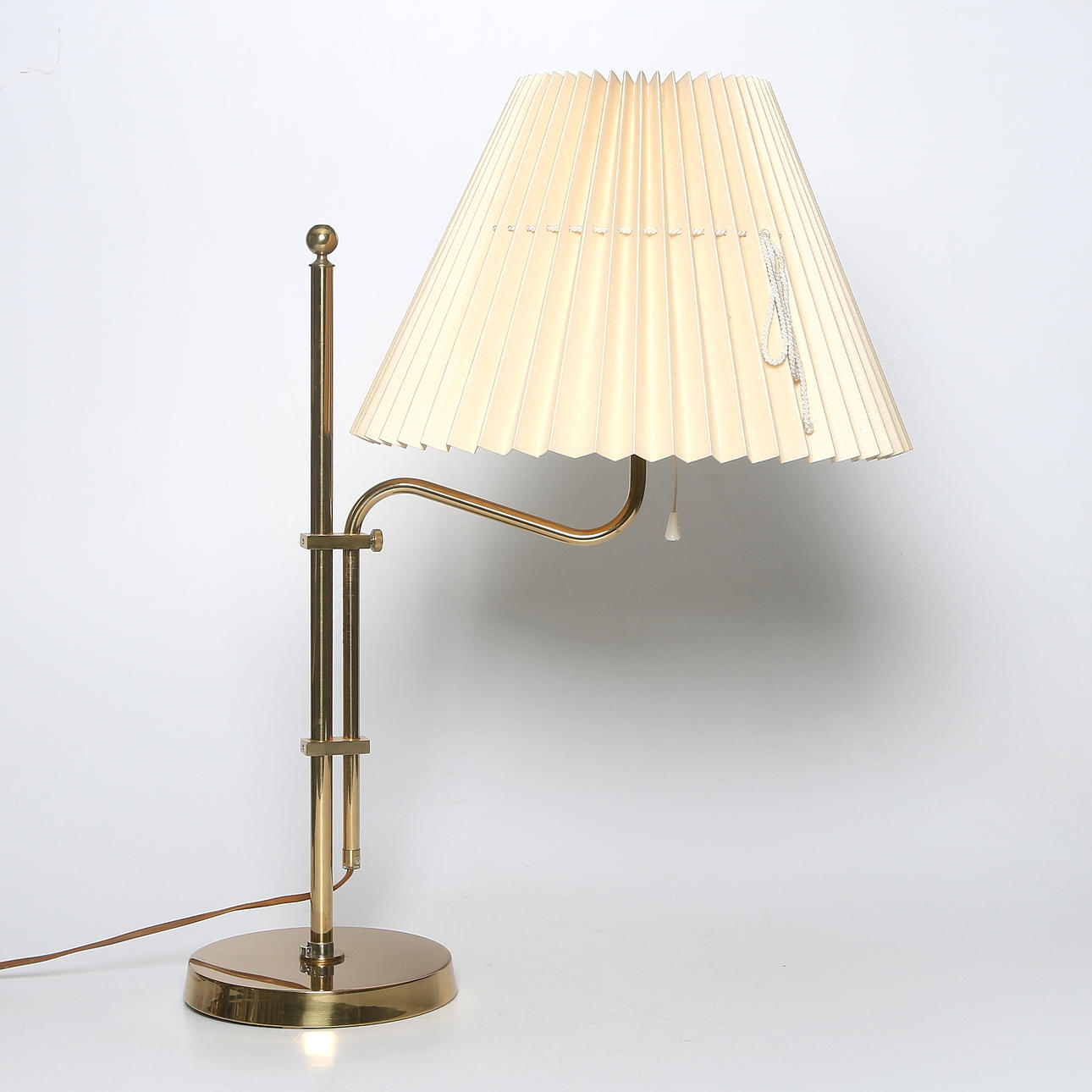 BORDSLAMPA, mässing, Bergboms, Sverige, 1900-tal.