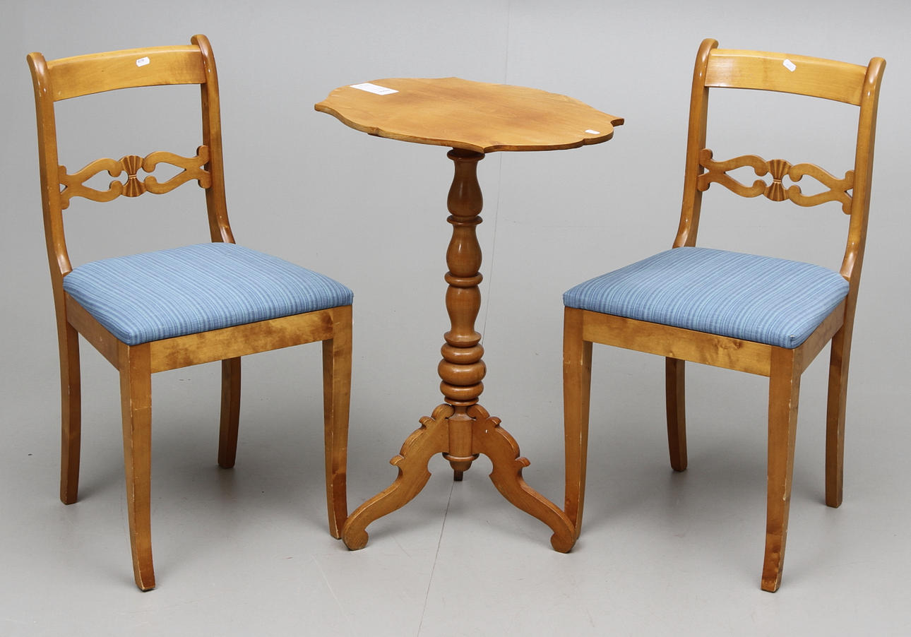 STOLAR, ett par, samt PELARBORD, 1800 och 1900-tal.