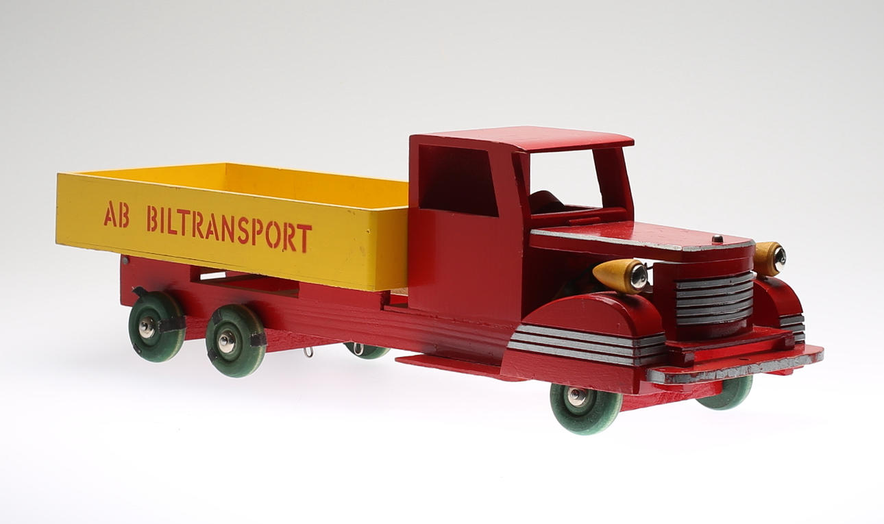LEKSAKSBIL, lastbil med flak, trä, 1950-tal.