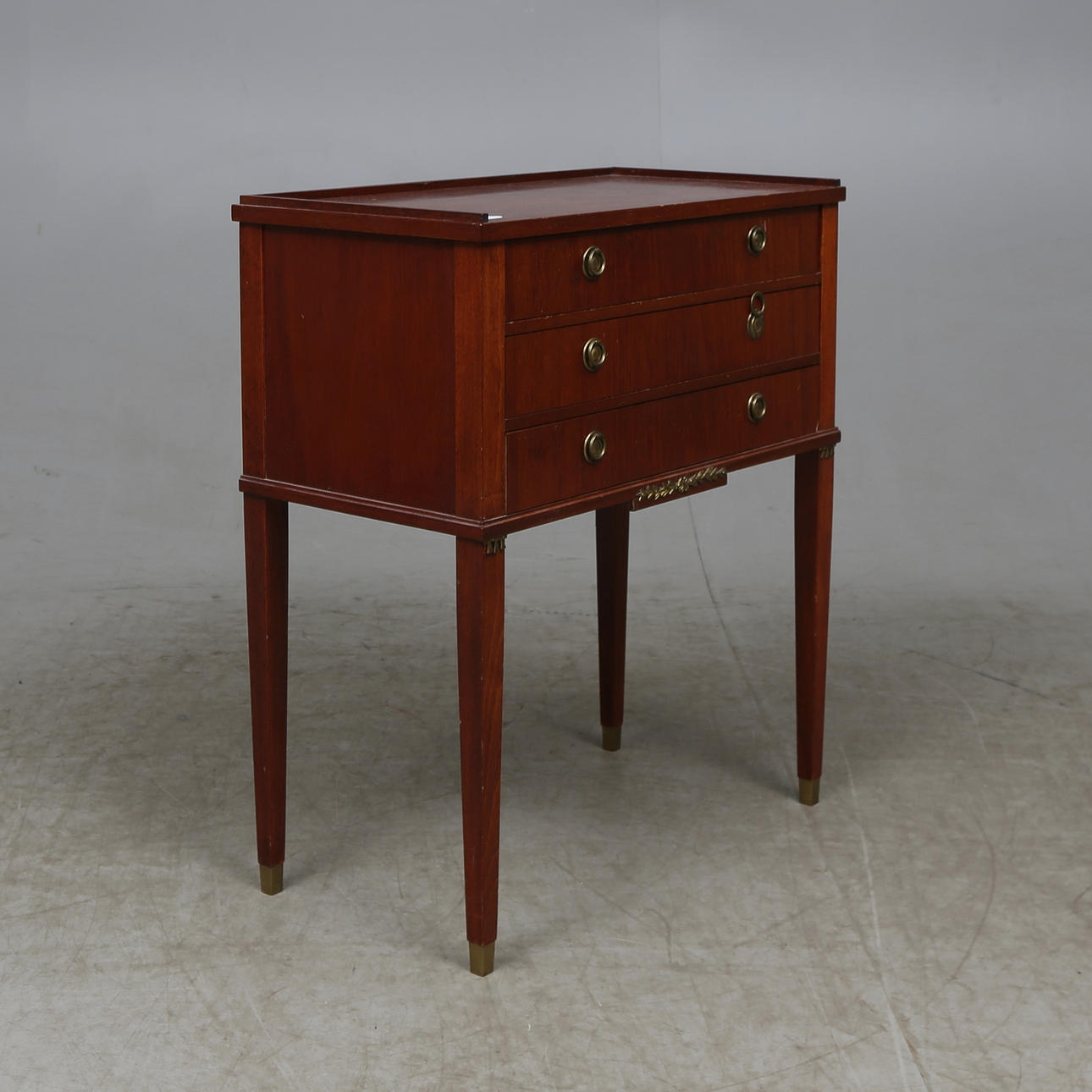 BYRÅ, sengustaviansk stil, 1900-tal.