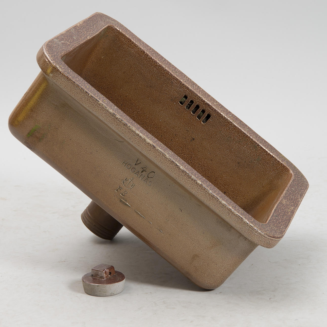 VASK, saltglaserad, märkt FB Höganäs.