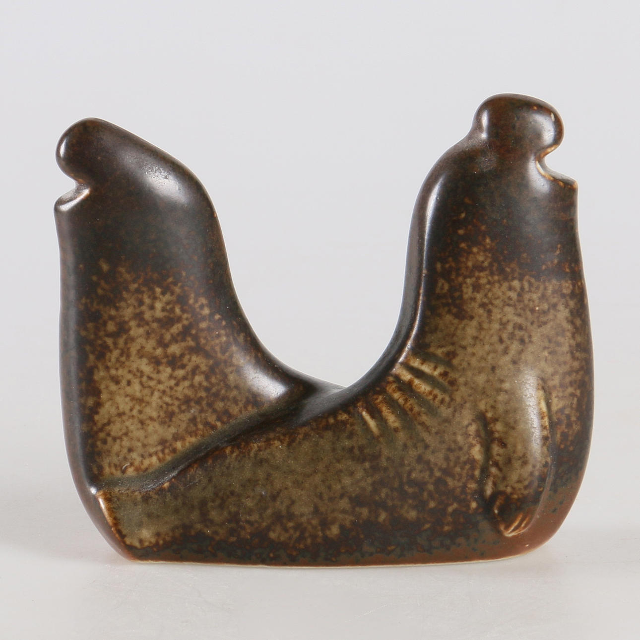 FIGURIN, stengods, Sjölejon ur serien Noaks ark, Lisa Larson, Gustavsberg, 1900-tal.