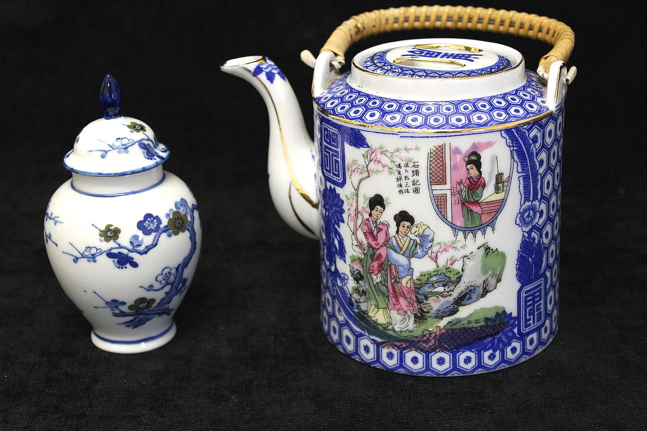 TEKANNA och LOCKSKÅL, Japan.