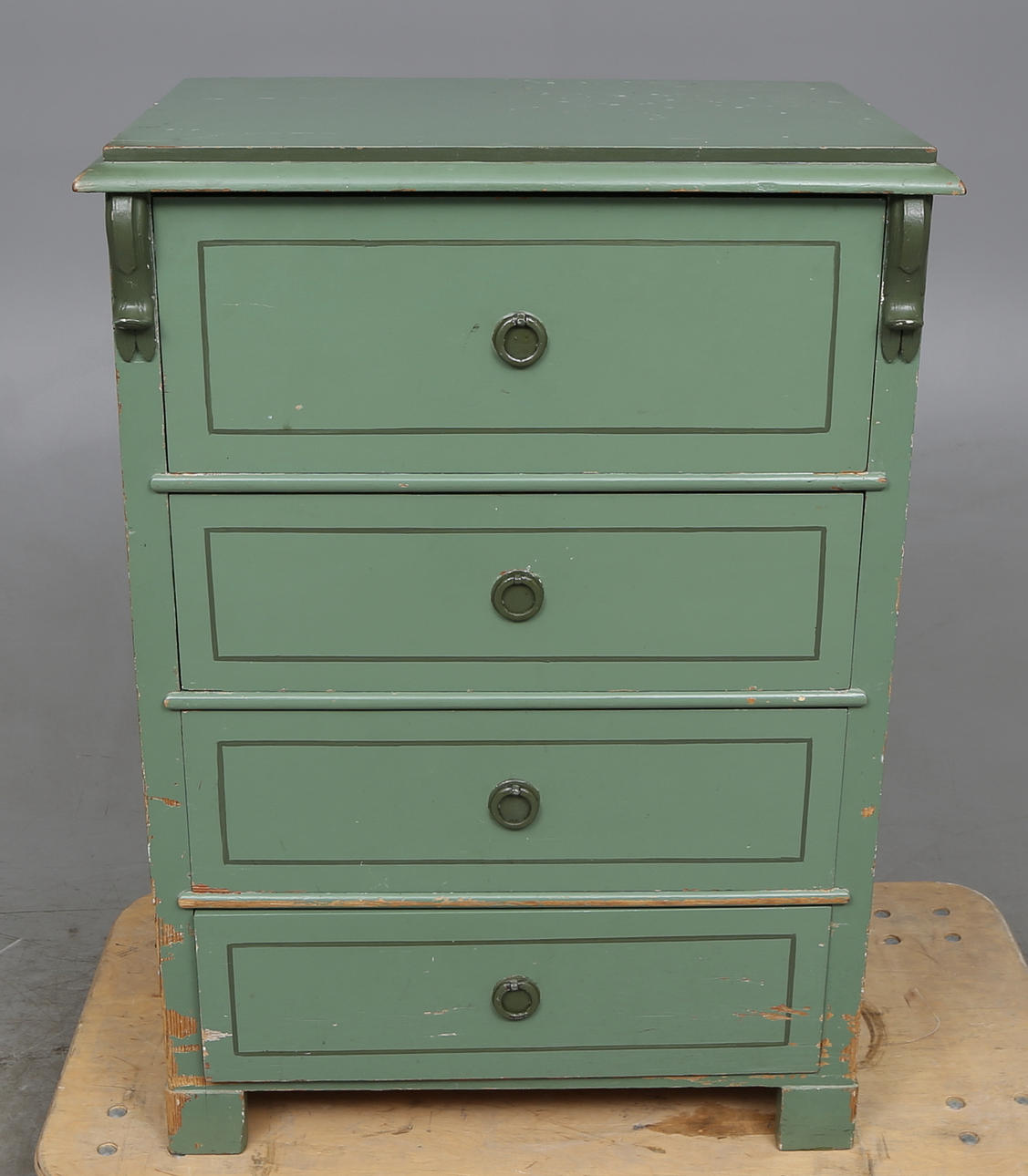 BYRÅ, nyrenässans, sent 1800-tal.