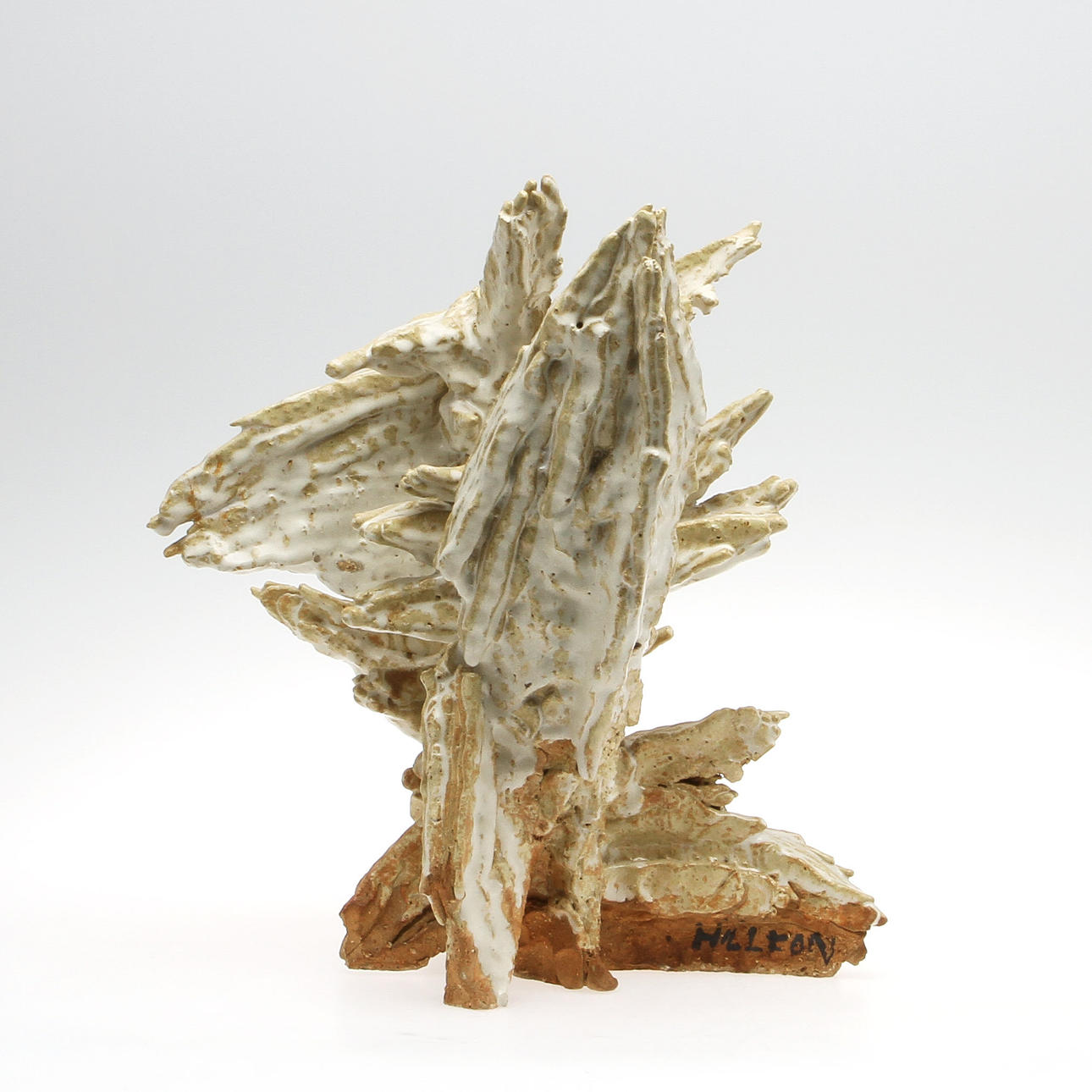 HERTHA HILLFON (1921-2013). Skulptur, chamotterat stengods, 1960-tal.