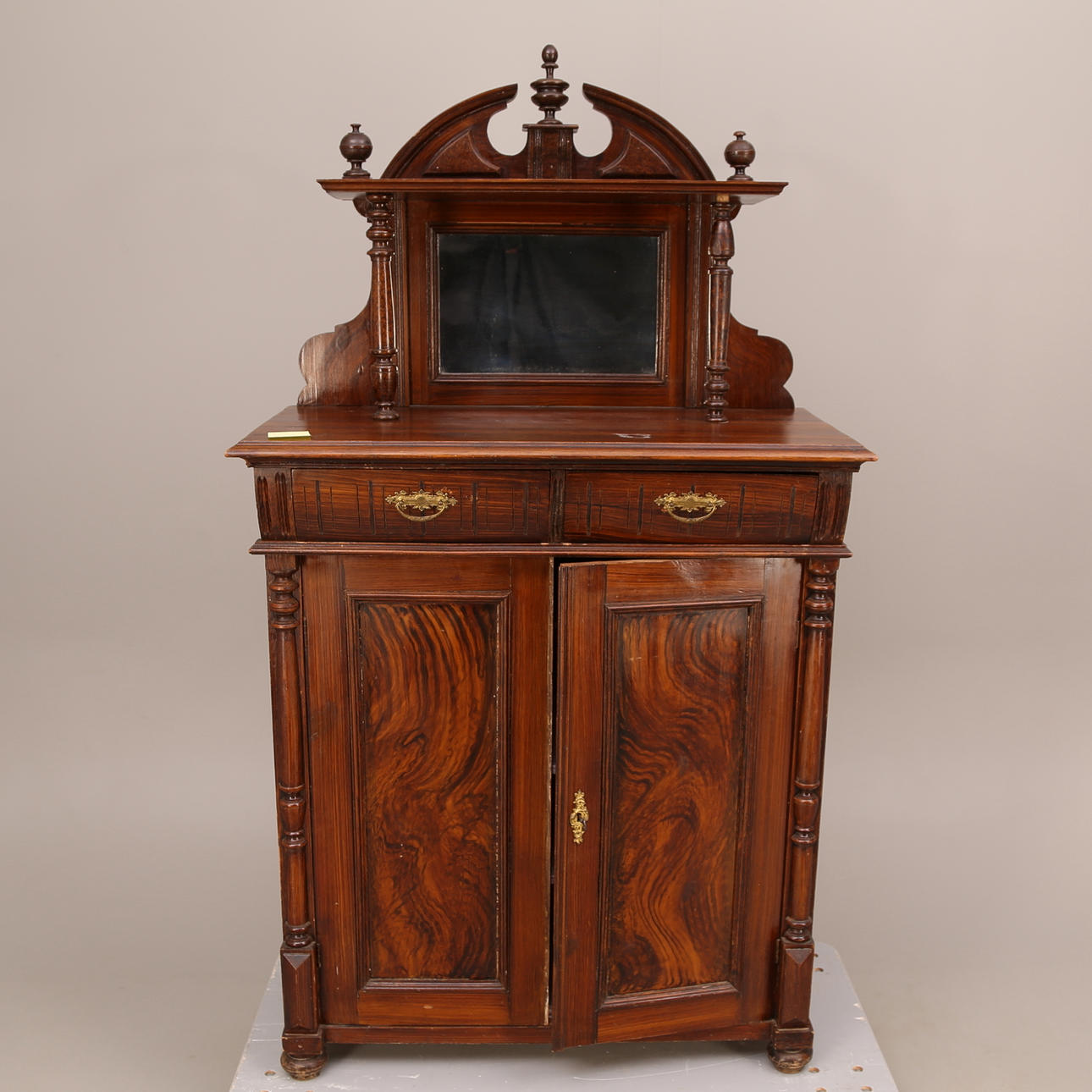 SPEGELSKÅP, ådringsmålad, äldre glas, 18-/1900-tal.