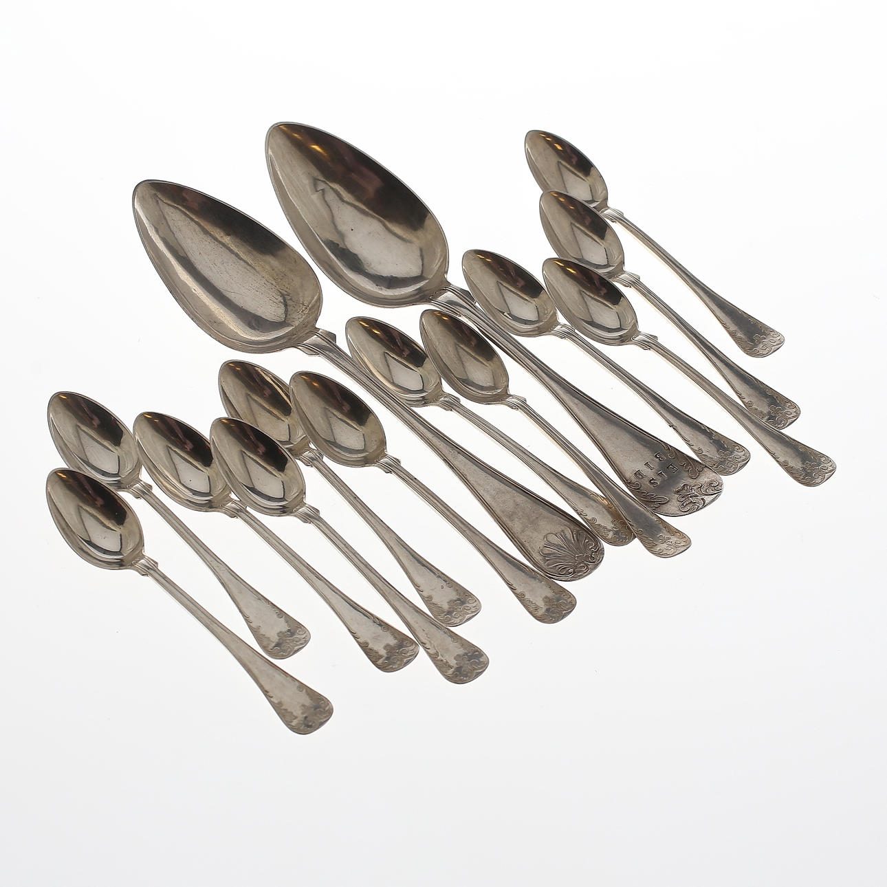 SKEDAR, 14 st, silver, modell "Gammal Fransk" samt 1 st "Engelsk Snäck", 18-1900-tal, vikt 229,04 gram.