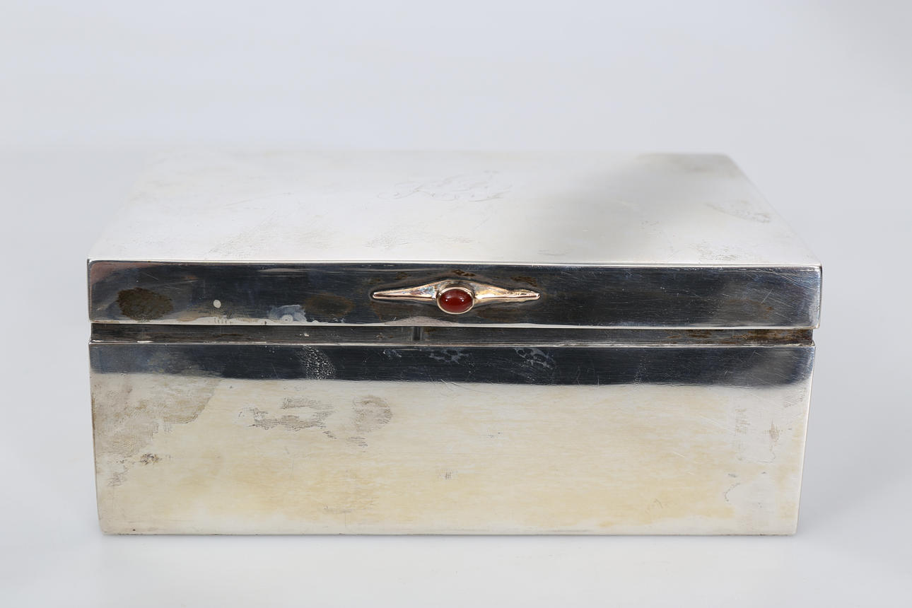 SKRIN MED LOCK, silver och träinredning, total vikt 992,6 gram, 1953.