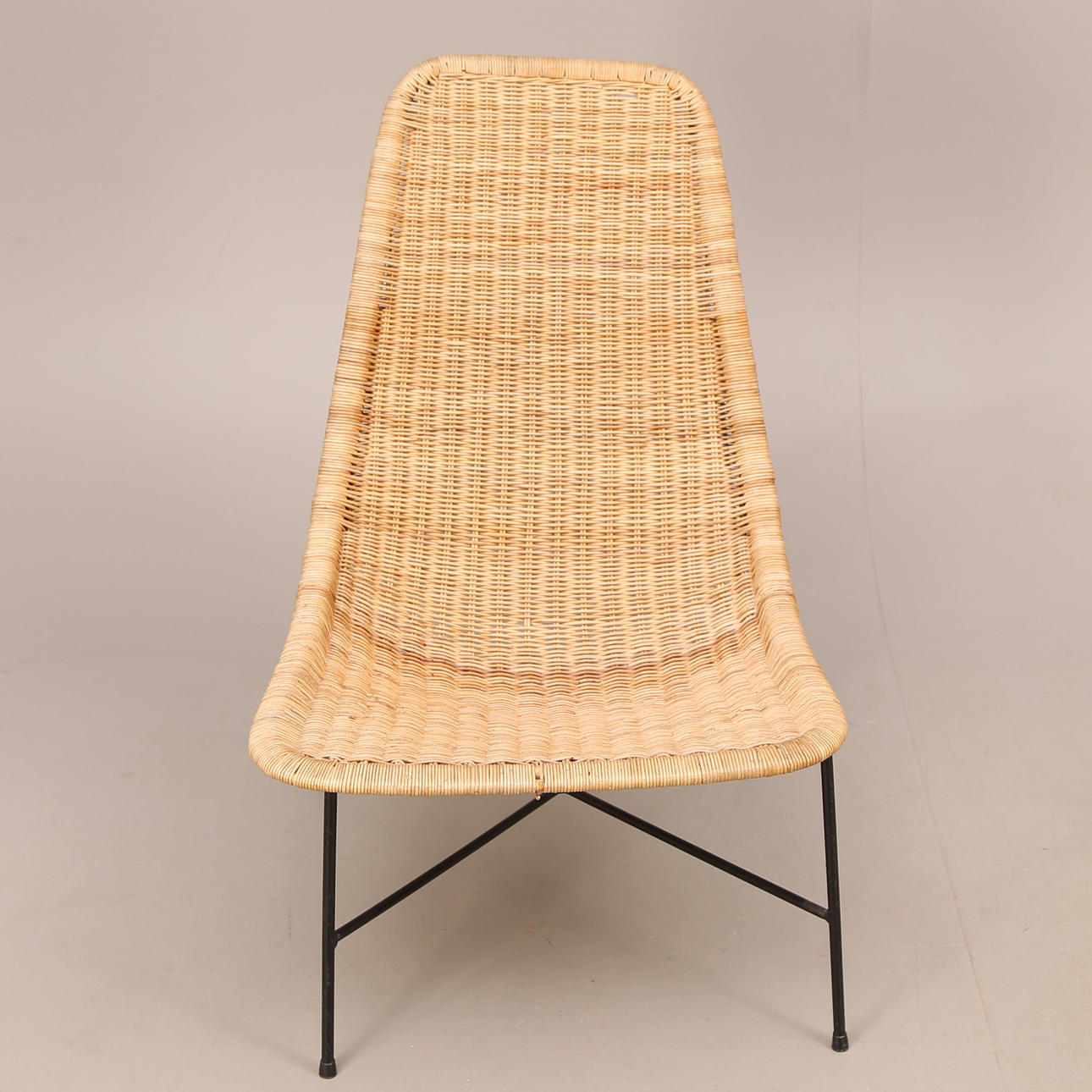 STOL, rotting, svart stålram, 1900-tal.