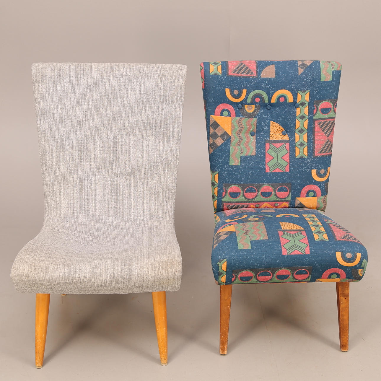 STOLAR, 2 st, snarlika i modellen, 1900-tal.