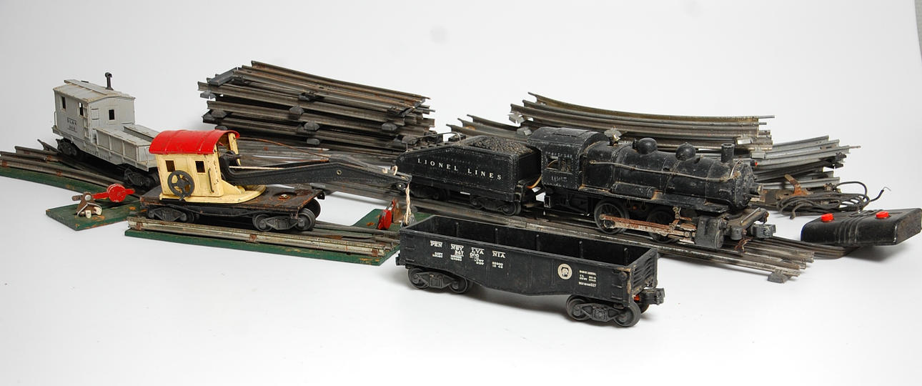 MODELLJÄRNVÄG," Lionel Copper Train " lok, vagnar, räls, växlar.