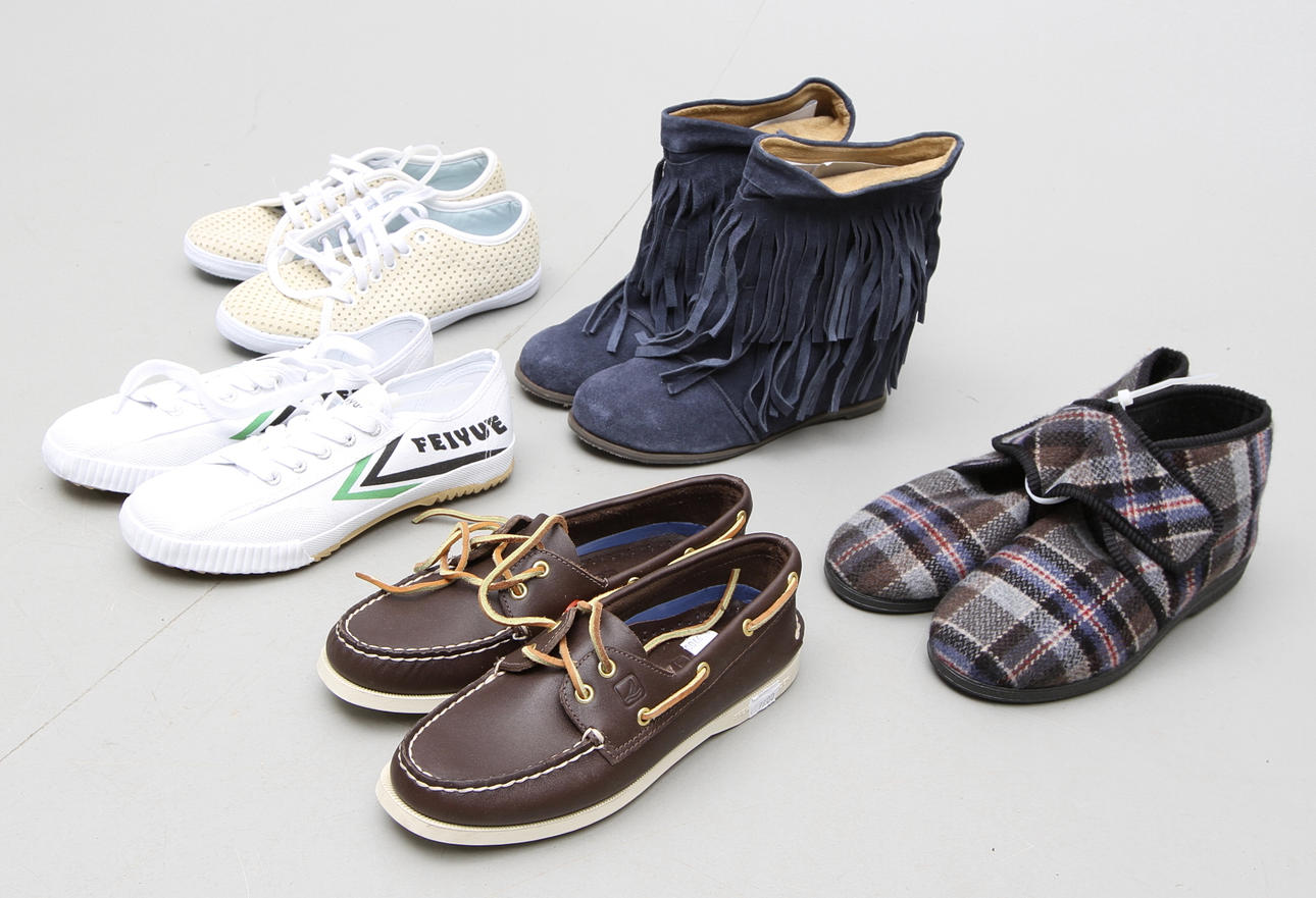 SKOR, 5 par, nya, storlek 39, konkurs efter first aid.