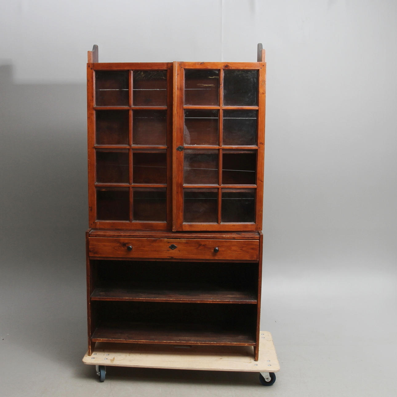 BOKSKÅP, jugend, 1900-talets början.