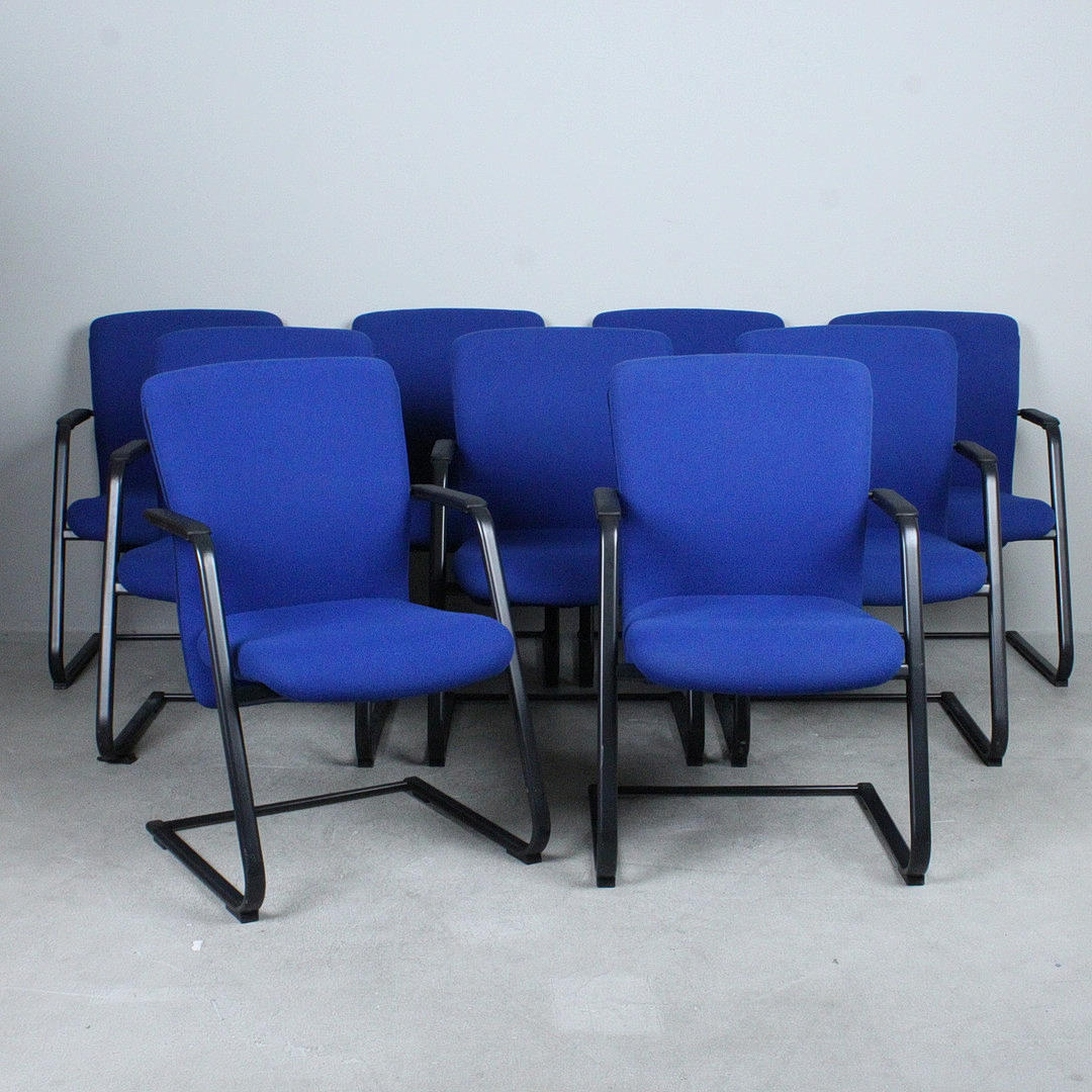 Nine cantilever chairs/conference chairs.