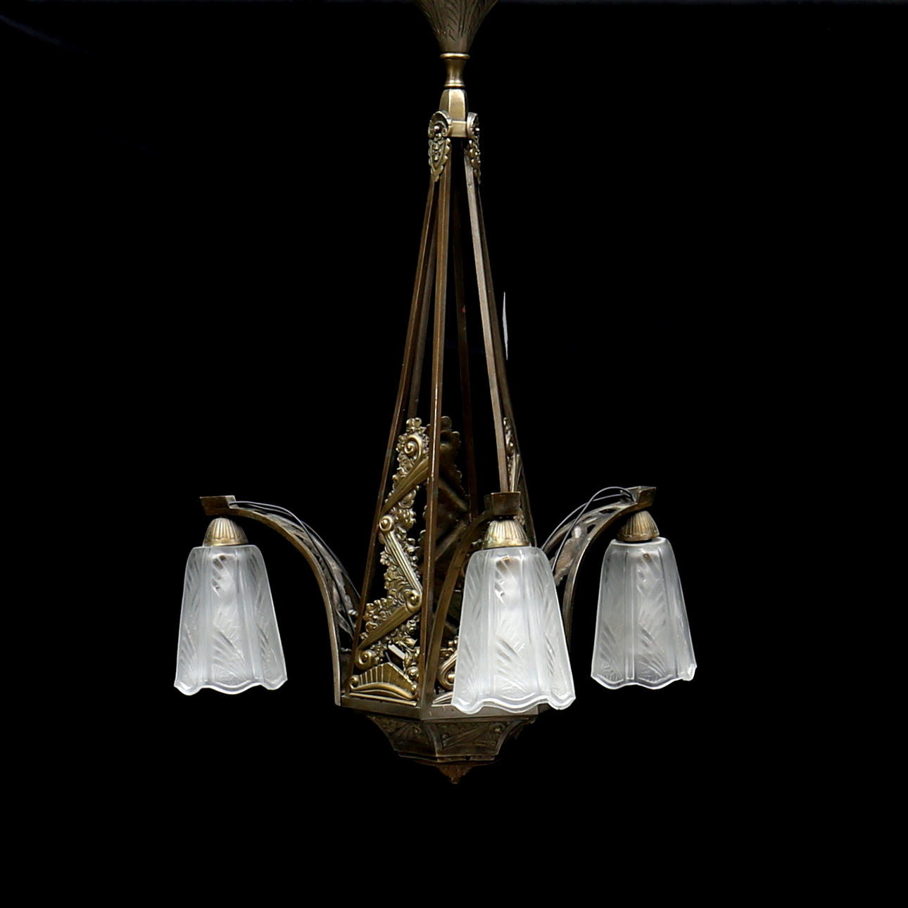 TAKLAMPA, Art Deco, 1900-talets början. Höjd ca 69 cm.
