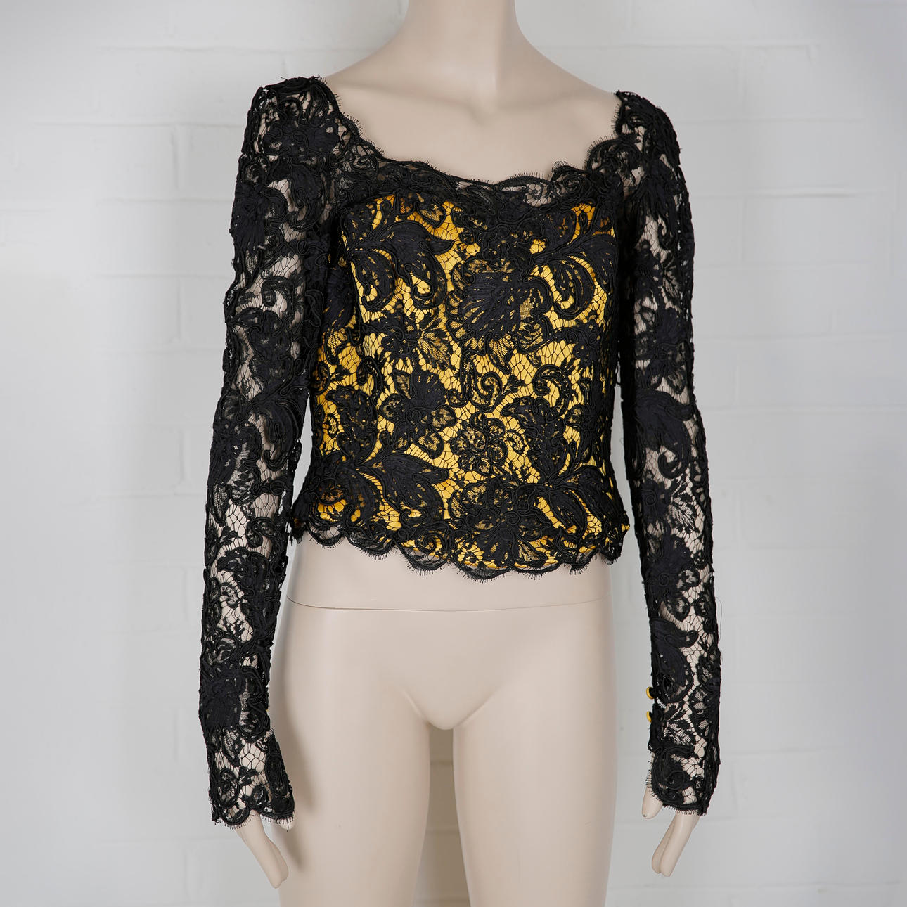 ANOUSKA HEMPEL. SVART SPETS OCH GULD SATIN BUSTIER TOPP. Vintagekläder ...