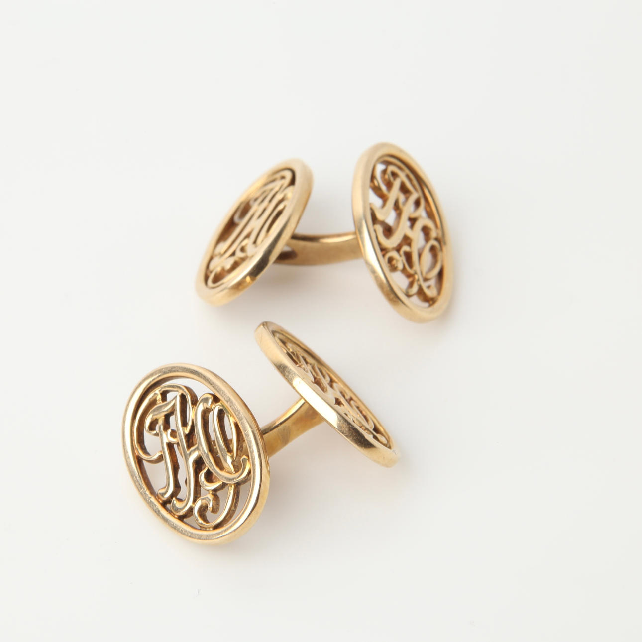 ANTON MICHELSEN. Et par manchetknapper af 14K guld (2).