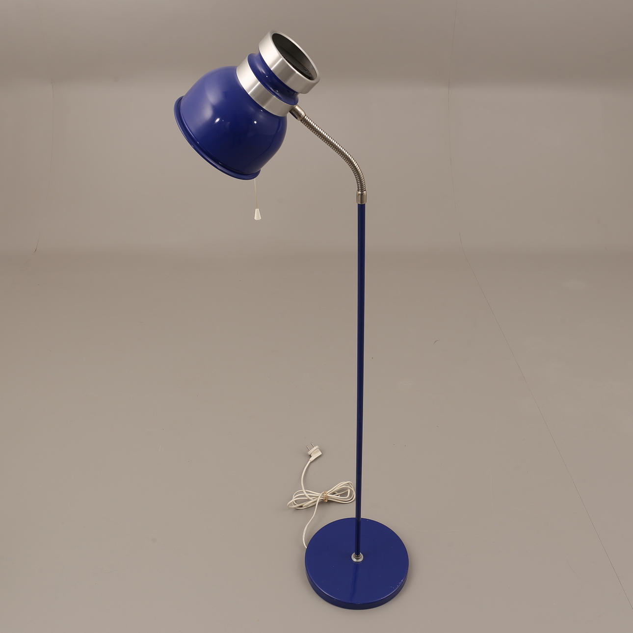 GOLVLAMPA, metall, Hemi.