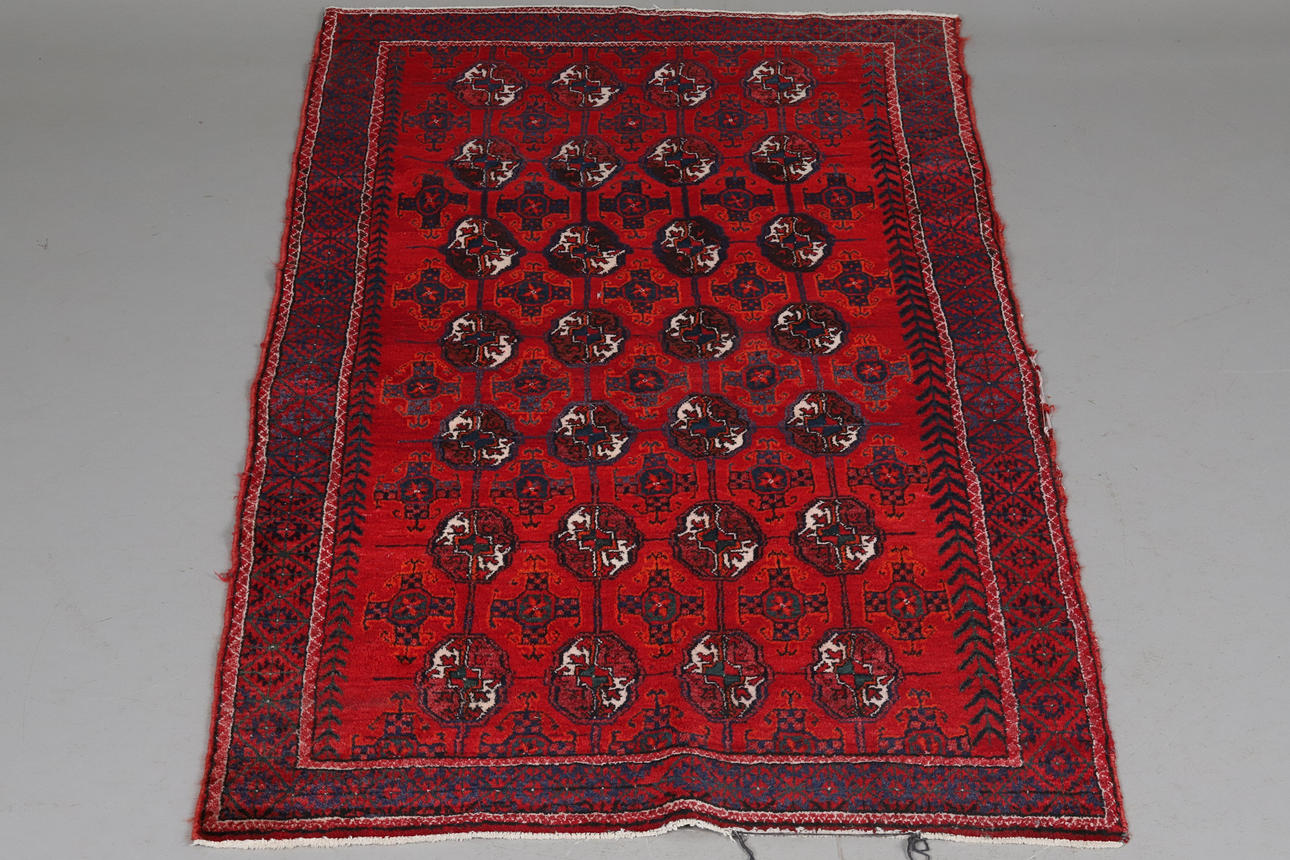 PERSIAN CARPET, hand-knotted, 110x208 cm.