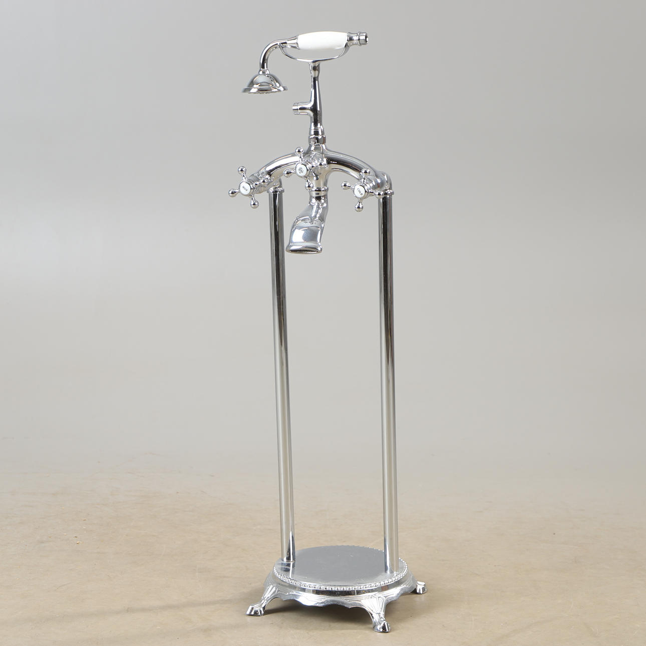 BADEWANNENMISCHER, freistehend, verchromt, modern.