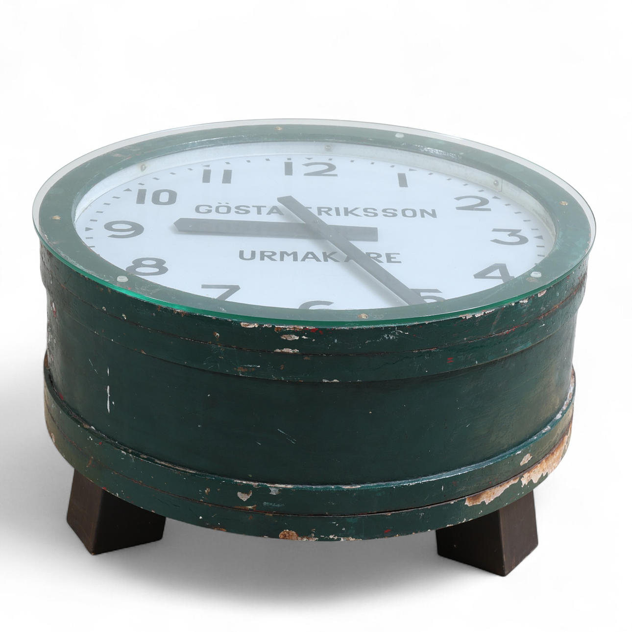 COFFEE TABLE, converted wall clock, metal & wood, 20th century.