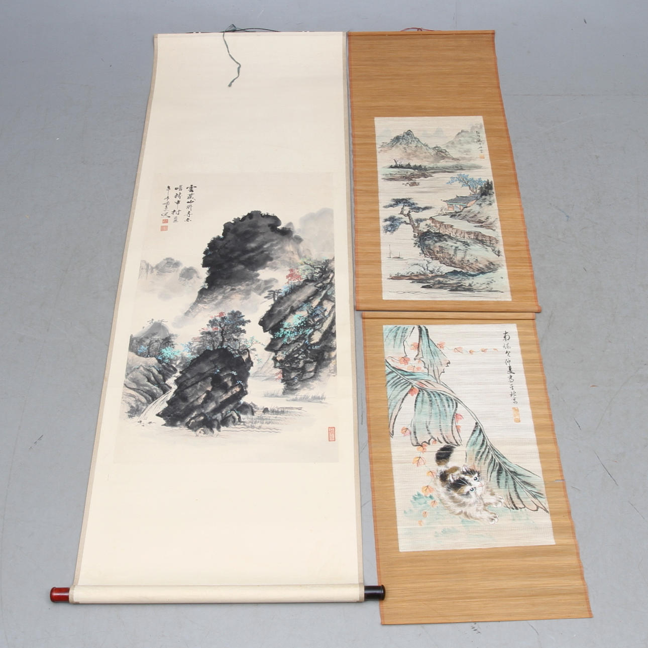 RULLMÅLNINGAR, 3 st, blandteknik samt tryck, 1900-tal.