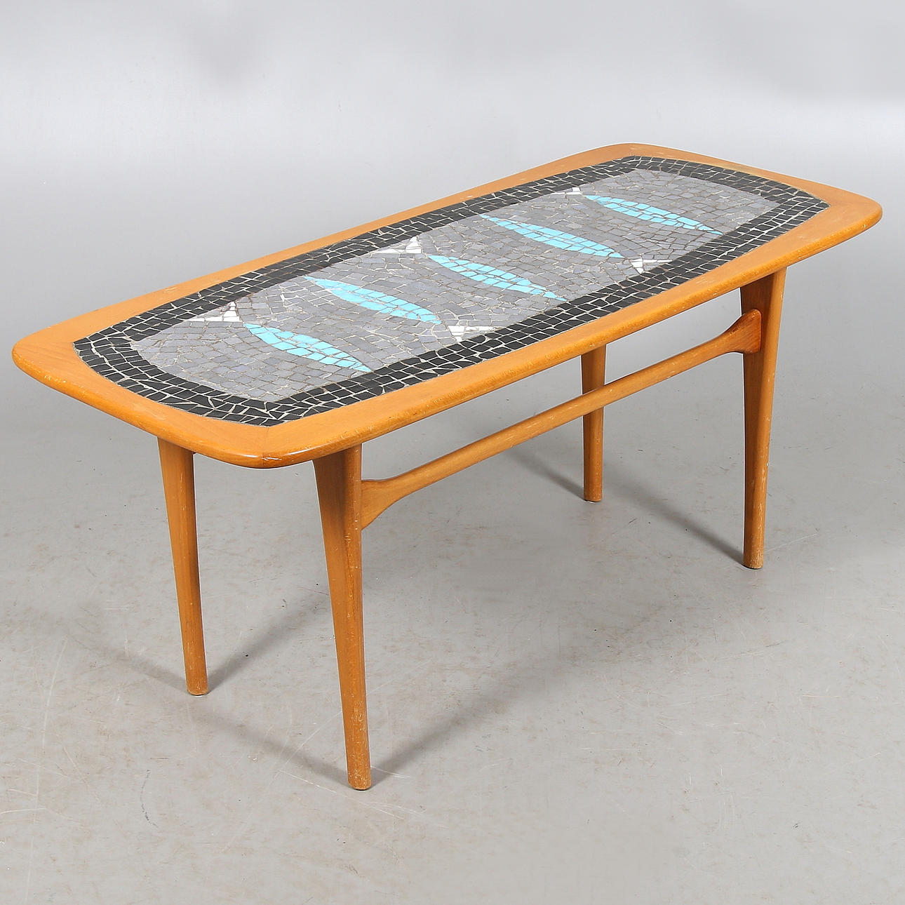 SOFFBORD, med mosaik, märkt "EJM", möjligen Edvard Johansson möbelfabrik. 1950/60-tal.