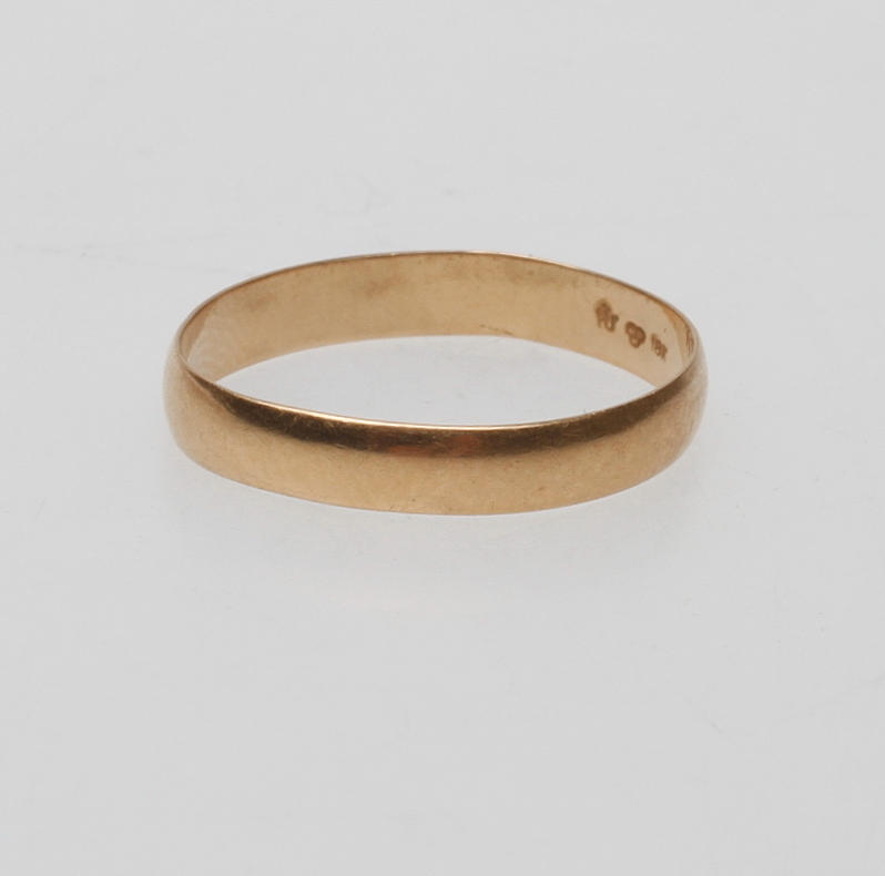 RING, 18k guld, vikt ca 1,7 gr.