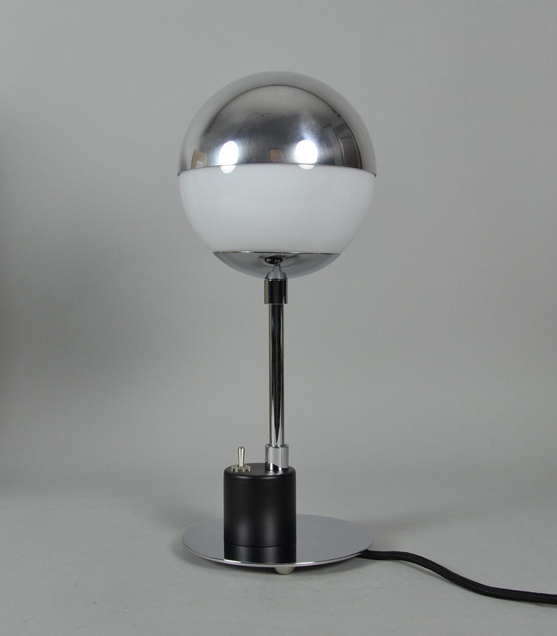 UNBEKANNT. TECNOLUMEN SF 28 BORDSLAMPA.