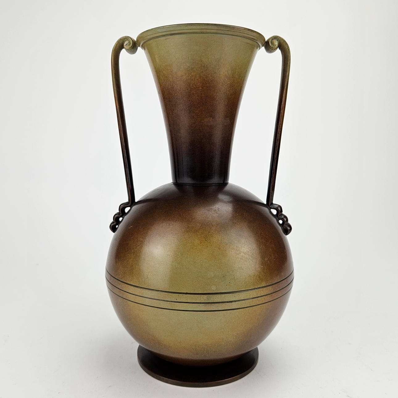 CARL-EINAR BORGSTRÖM. Vas/Amfora, brons, Ystad brons, designad 1936.