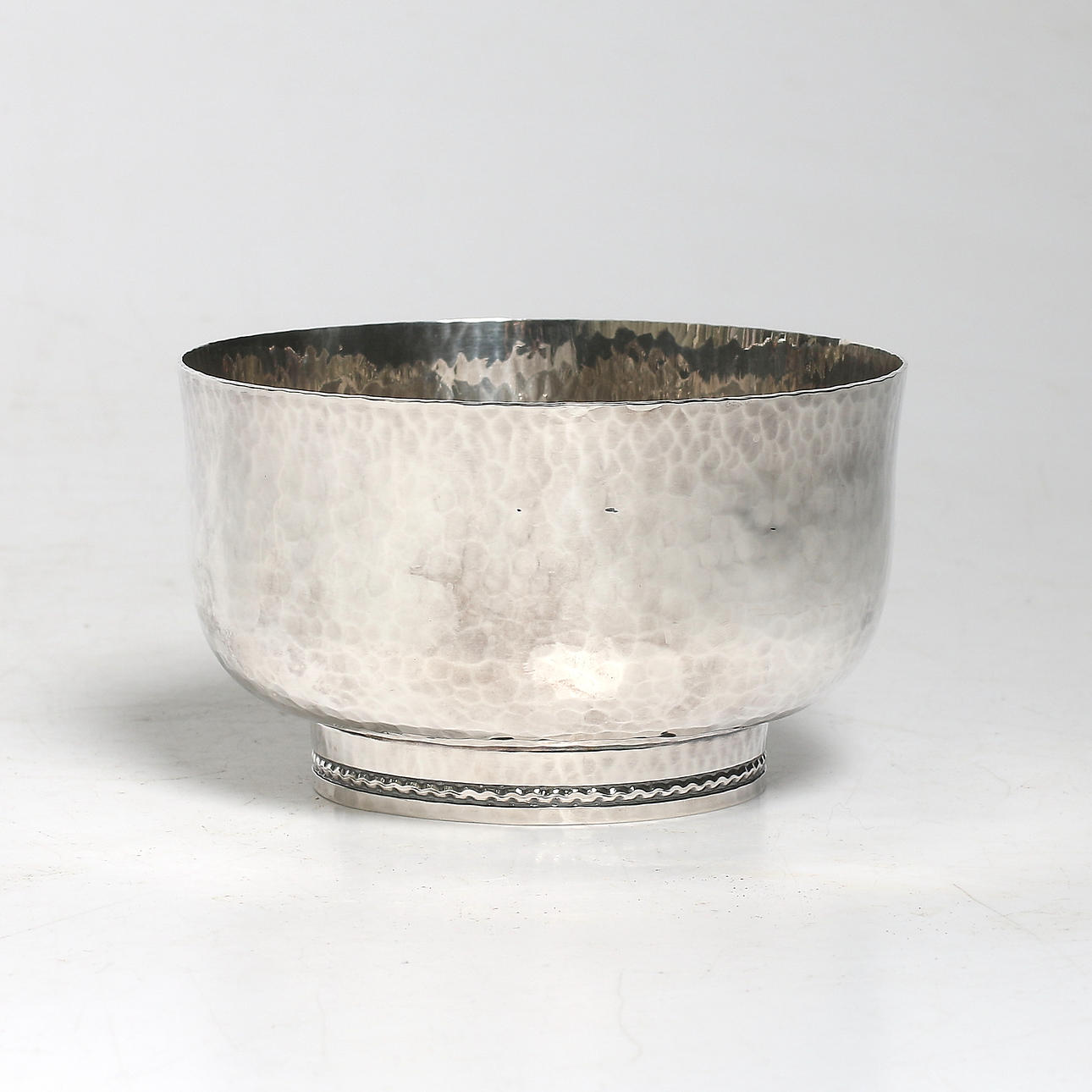 SKÅL, silver, Guldsmedsaktiebolaget GAB, Eskilstuna, 1996. Vikt 296 gram.