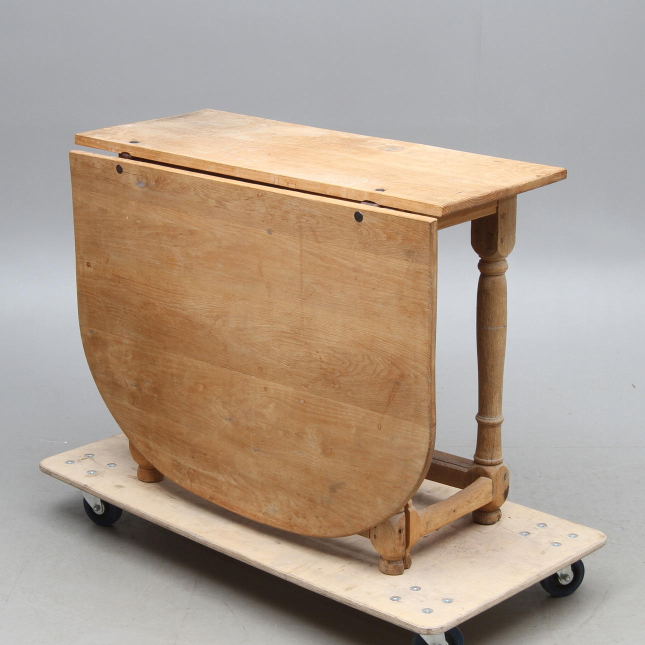 SLAGBORD, med ett slag, delvis äldre delar.