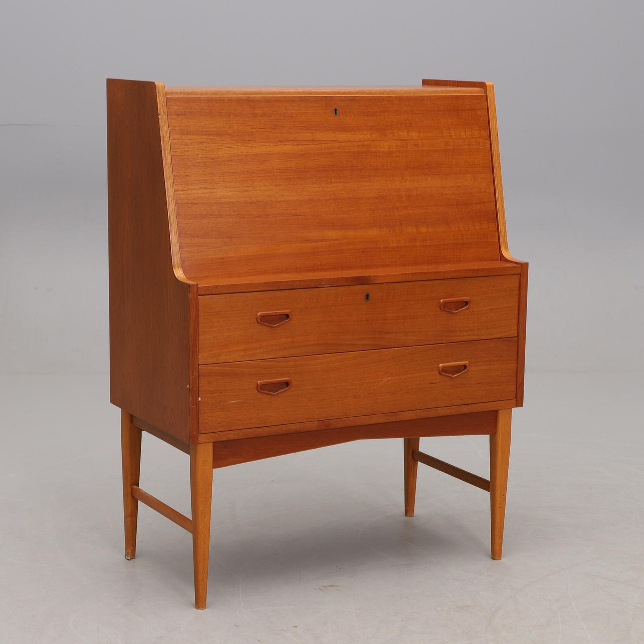 SEKRETÄR märkt A&H MÖBLER 1959.