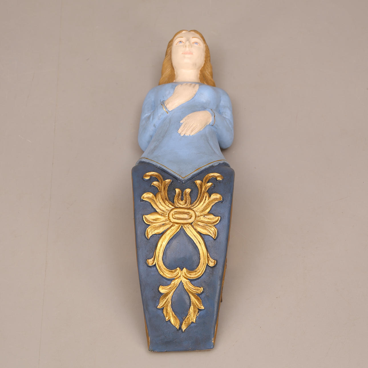 GALJONSFIGUR, träskuren, bemålad blå, signerad Teodor, 19-/2000-tal.