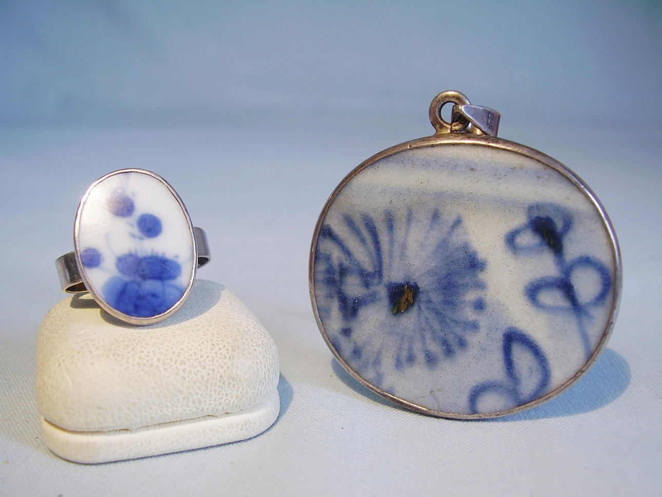 RING OCH HÄNGE MING PORSLIN PORSLIN.