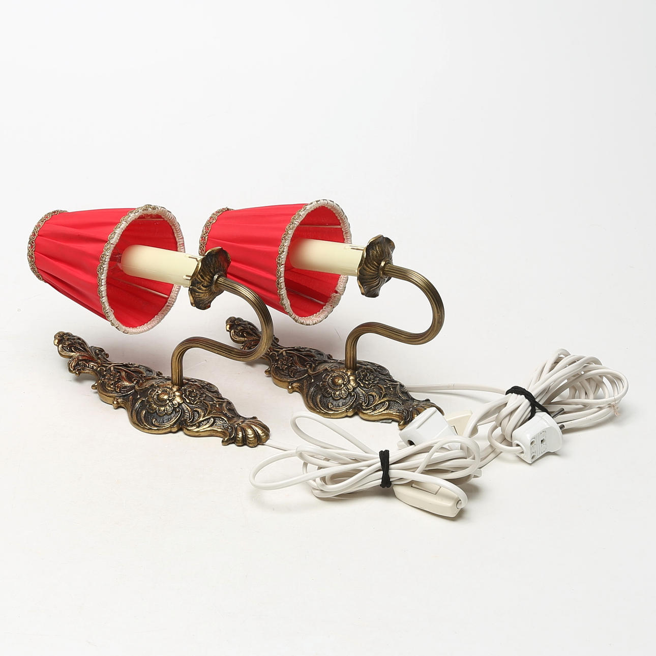 Wall sconces, 1 pair, metal.