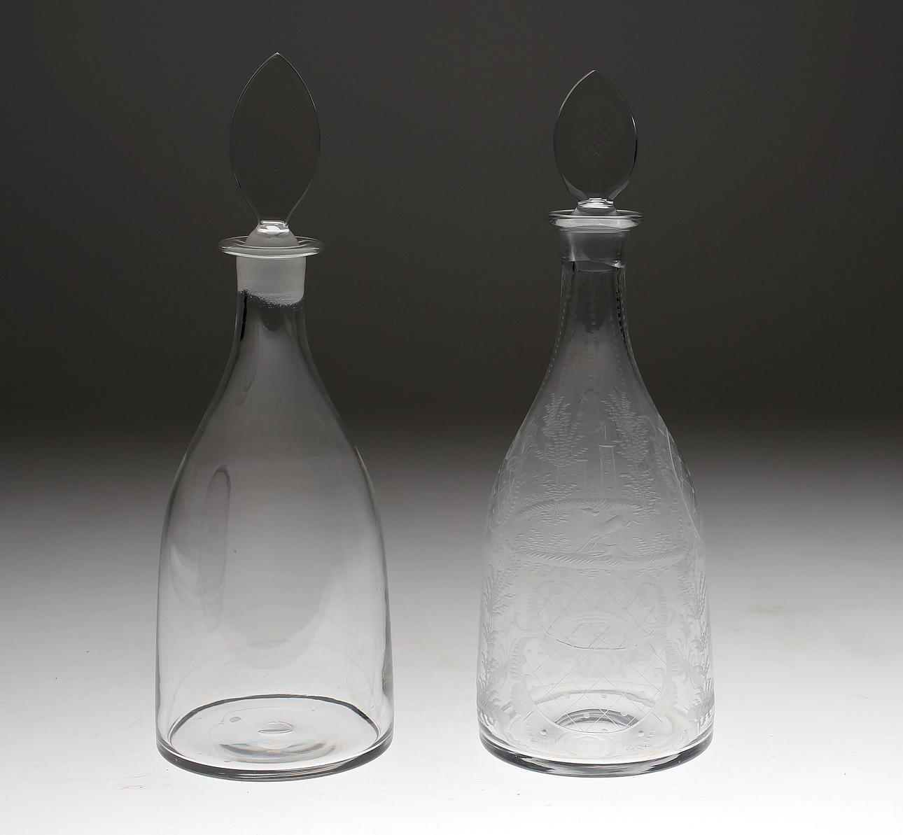 KARAFFER, 2 st, glas, 1900-tal.