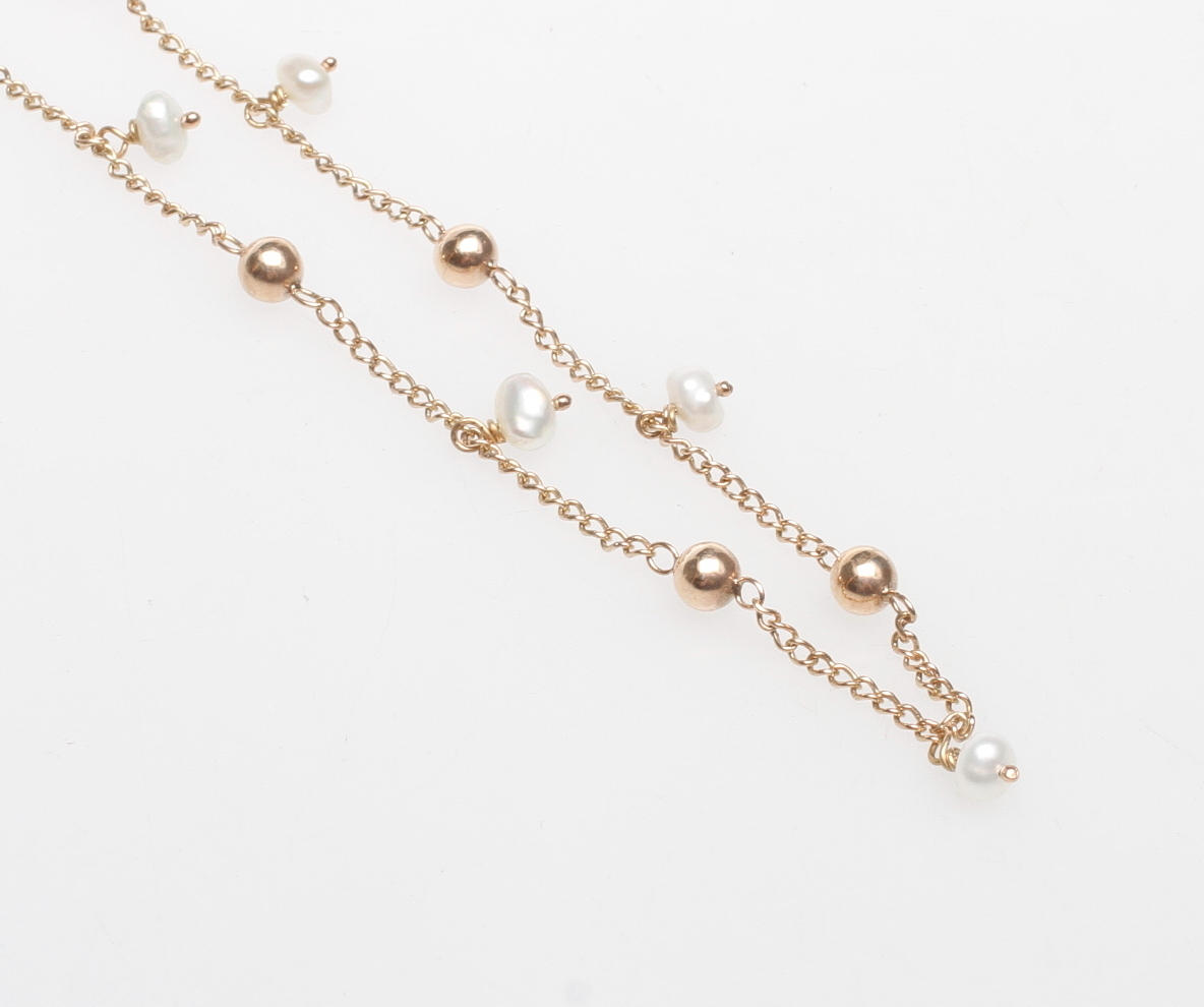 HALSKEDJA MED PÄRLOR, 14k guld, total vikt ca 6,5 gr.