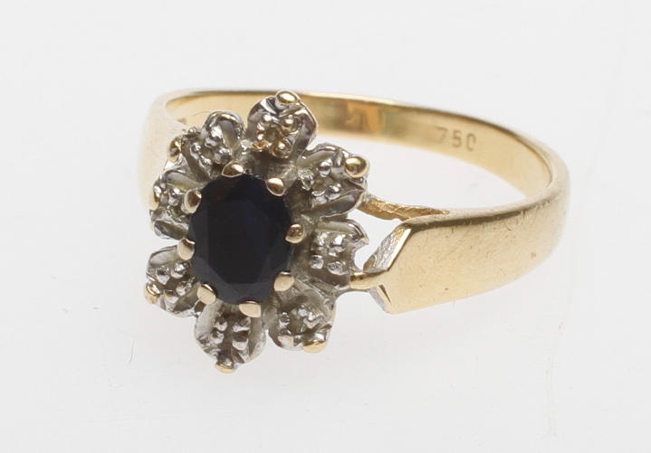 RING MED BLÅ STEN, 18k guld, vikt ca 2,8 gr.